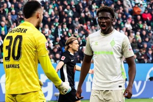 18岁德甲防线新星崛起，转会身价飙至4500万欧，引爆五大豪门争夺战